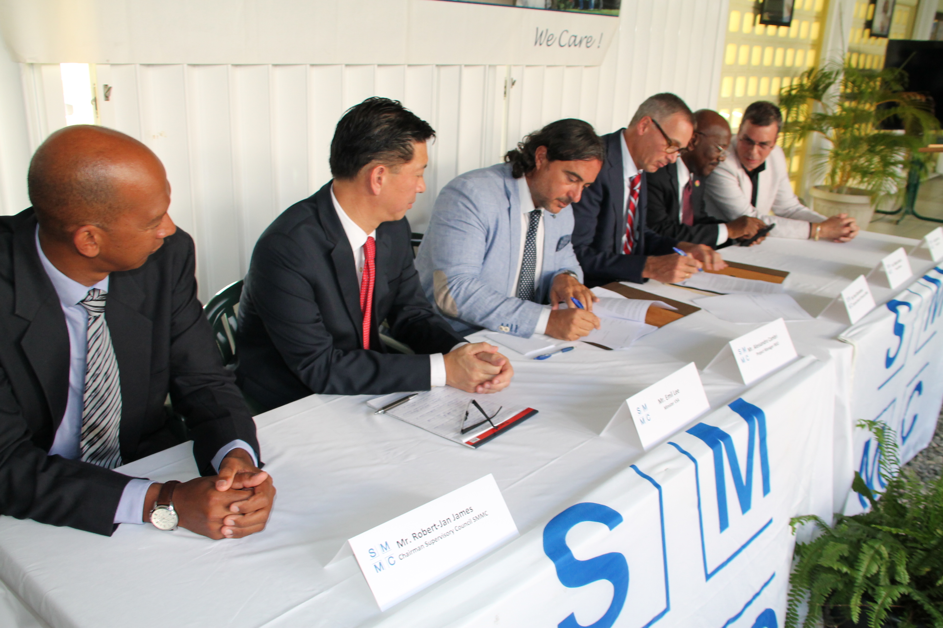 SZV congratulates SMMC on signing of DMB contract for new hospital 